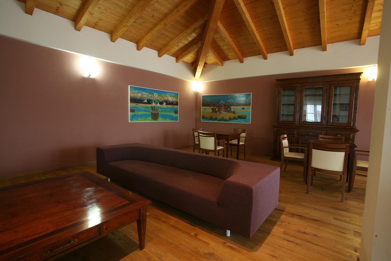 Golf Valcurone Hotel Momperone Bagian luar foto
