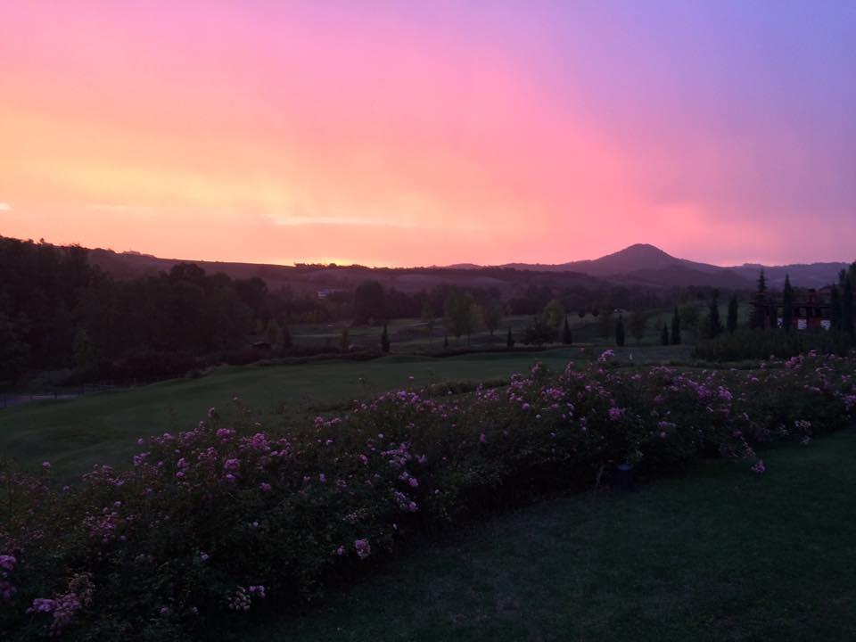 Golf Valcurone Hotel Momperone Bagian luar foto