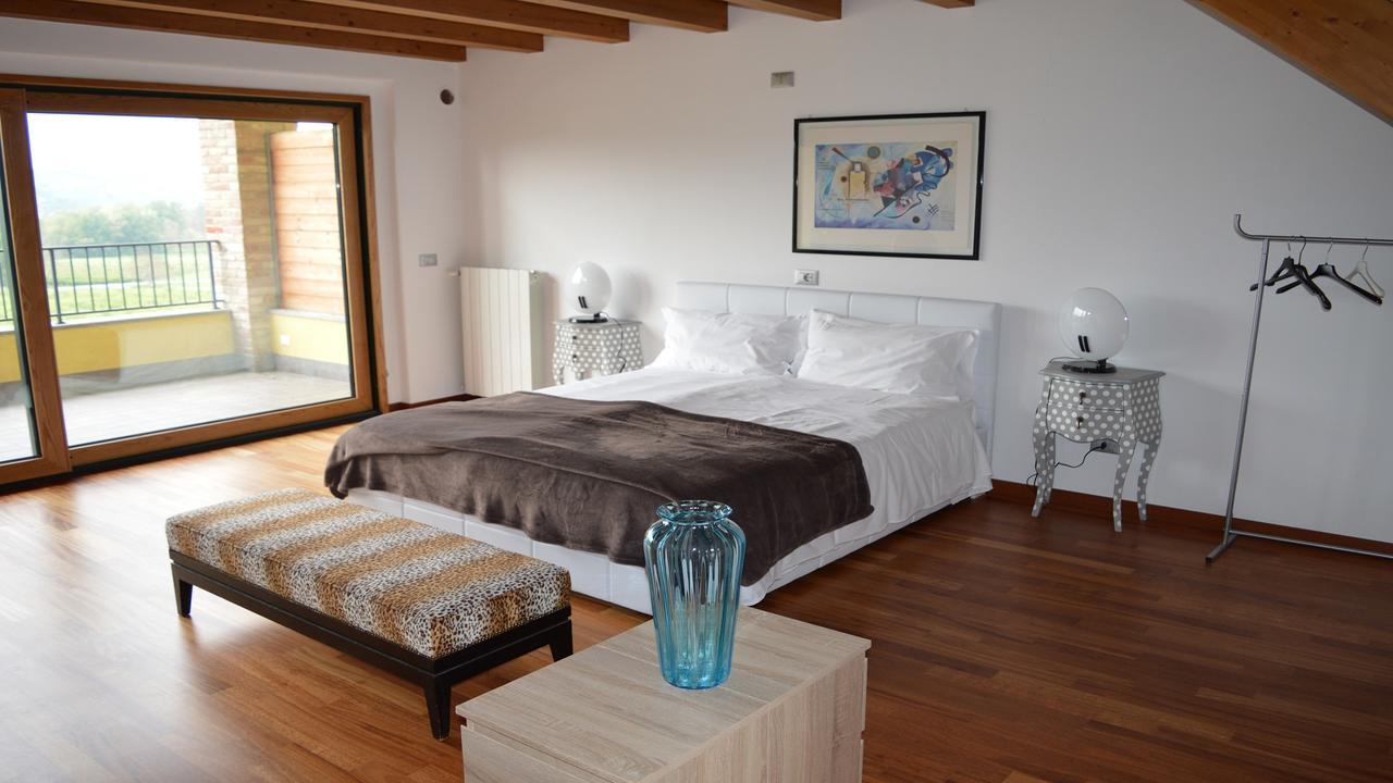 Golf Valcurone Hotel Momperone Bagian luar foto